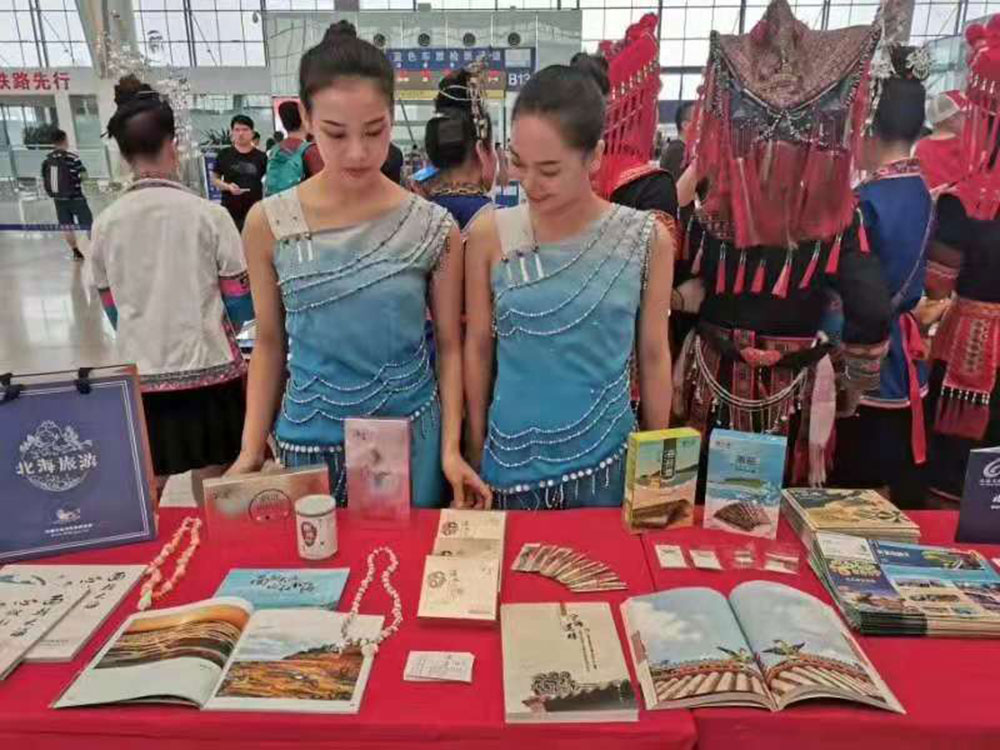 搭乘首發(fā)高鐵，海真珠珍珠粉抵達東方明珠